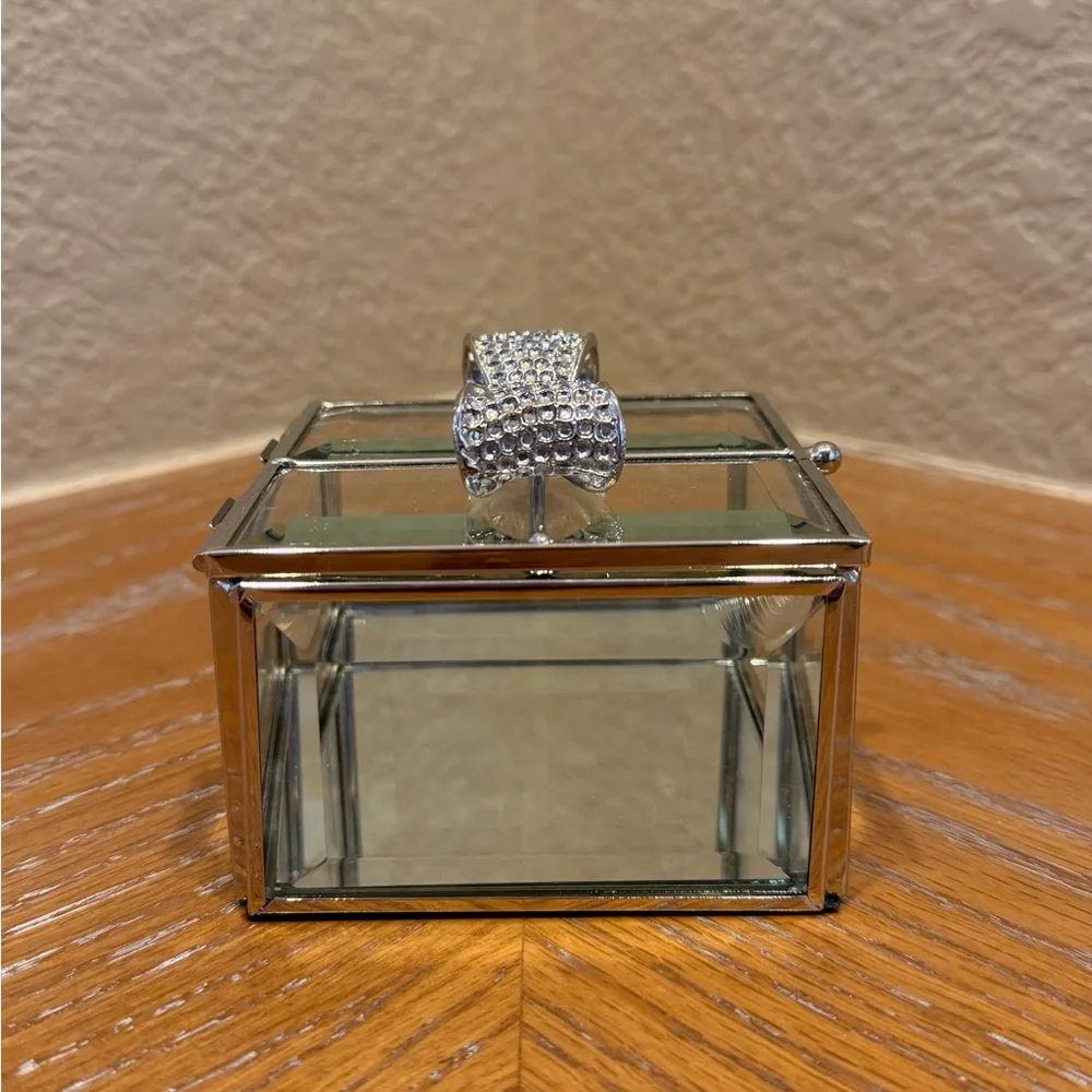 Cynthia Rowley Glass Jewelry Box with Silver Bow Lid